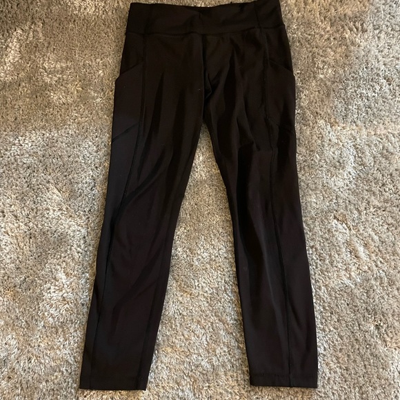 Lulu lemon bottoms - Picture 8 of 10